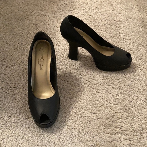 High Lights Heels - Picture 1 of 7